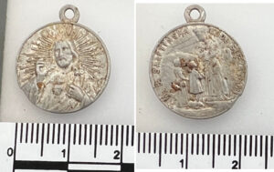 Medalik-Matka Boska Saletyńska