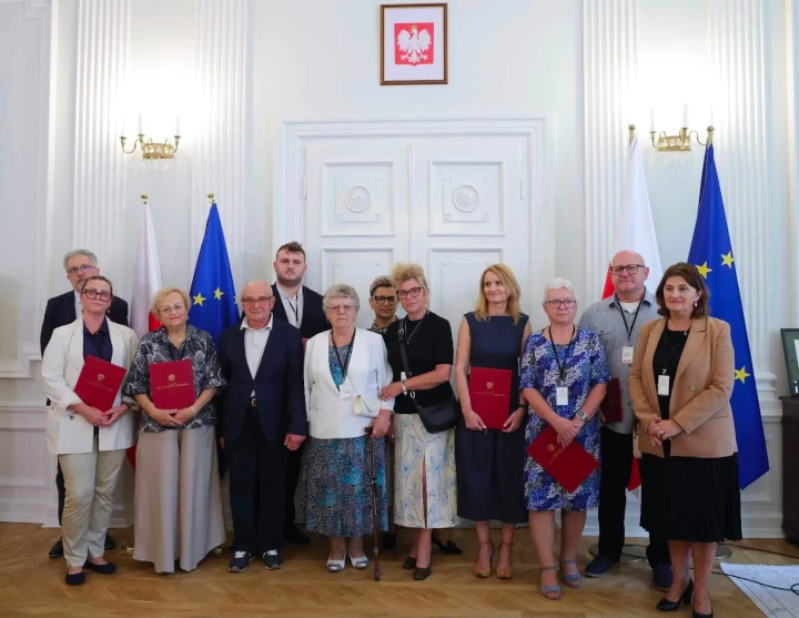 Noty identyfikacyjne dla 8 ofiar zbrodni w Puźnikach